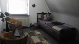 Schlafzimmer 1,Monteurwohnung Messewohnung Monteurunterkunft Monteurzimmer Dormagen